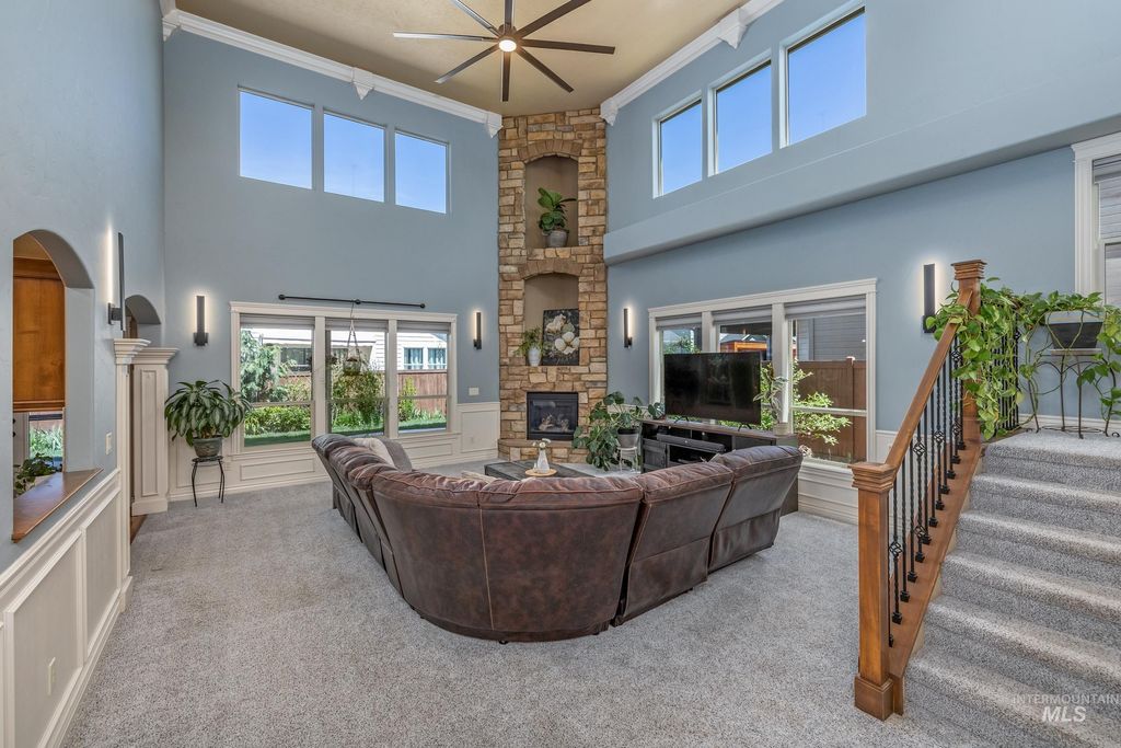 Photo of 1054 E Pasacana Dr, Meridian, ID 83646 (MLS # 98986090)