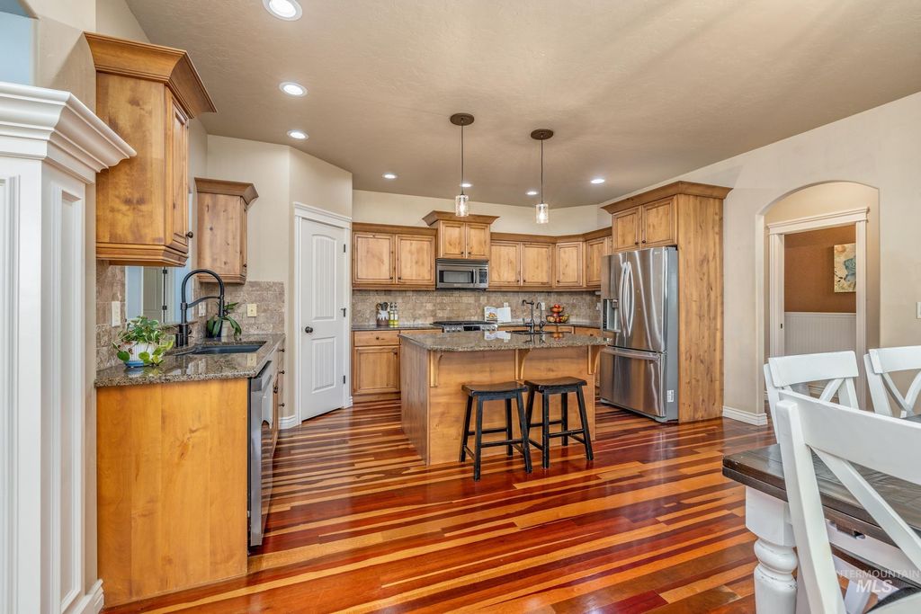 Photo of 1054 E Pasacana Dr, Meridian, ID 83646 (MLS # 98986090)