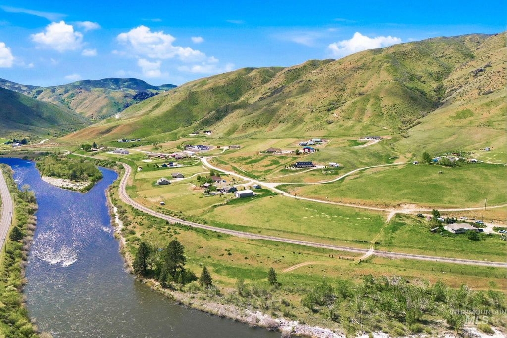 Photo of 25 River Ridge Court, Horseshoe Bend, ID 83629 (MLS # 98975985)