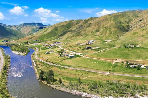 Photo of 25 River Ridge Court, Horseshoe Bend, ID 83629 (MLS # 98975985)