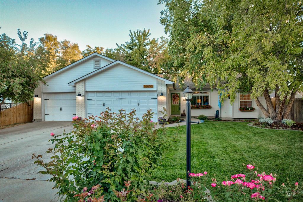 Photo of 10099 W Landmark St, Boise, ID 83704 (MLS # 98971852)