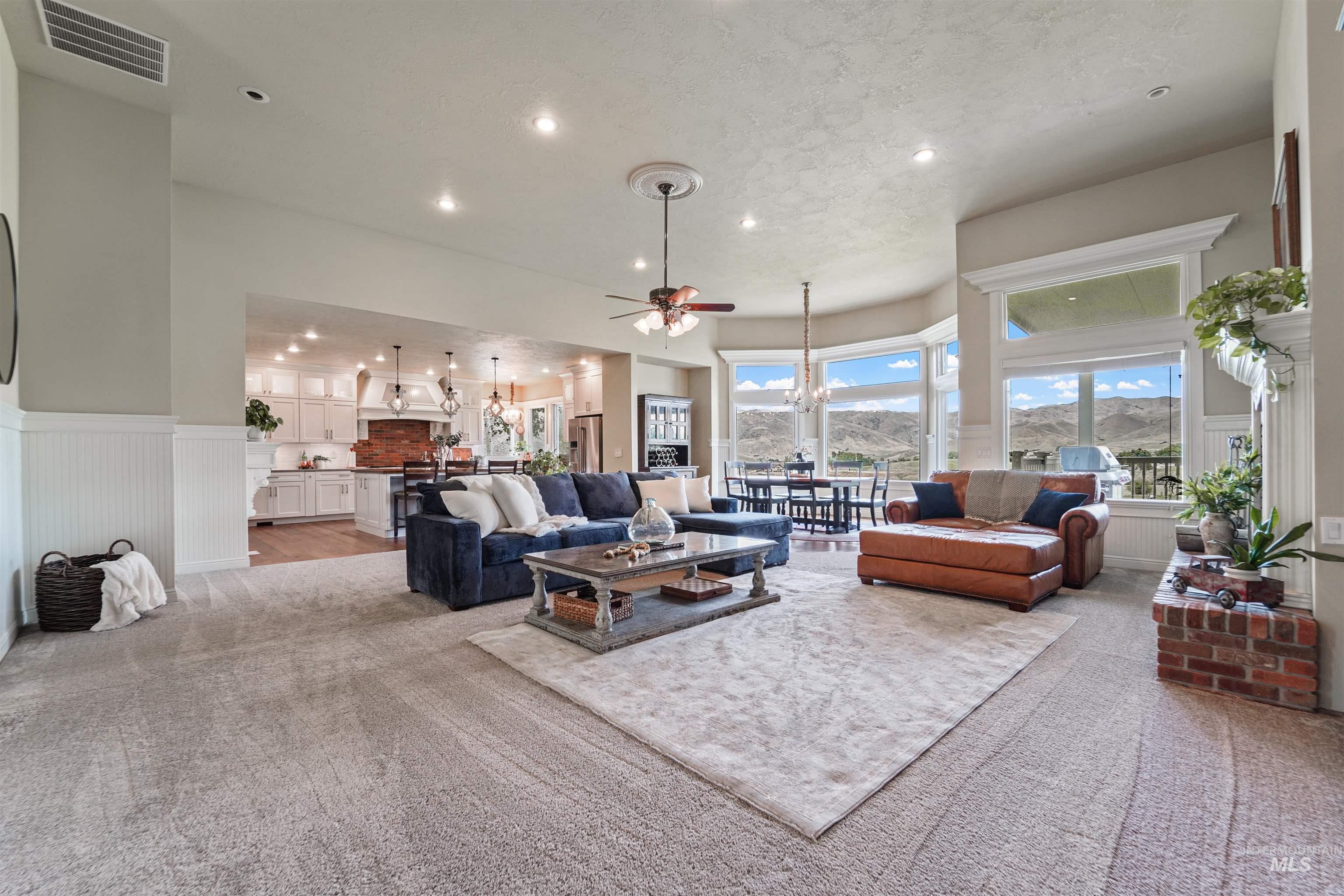 26 Maria Dr