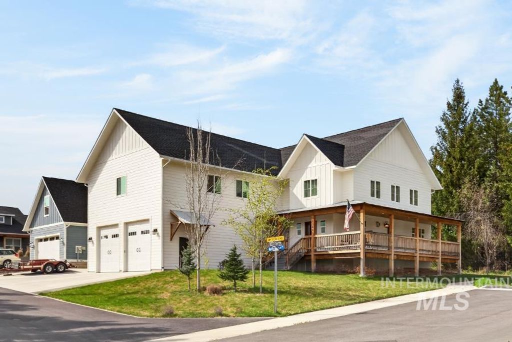 Photo of 1341 Lande Lane, Moscow, ID 83843 (MLS # 98982095)