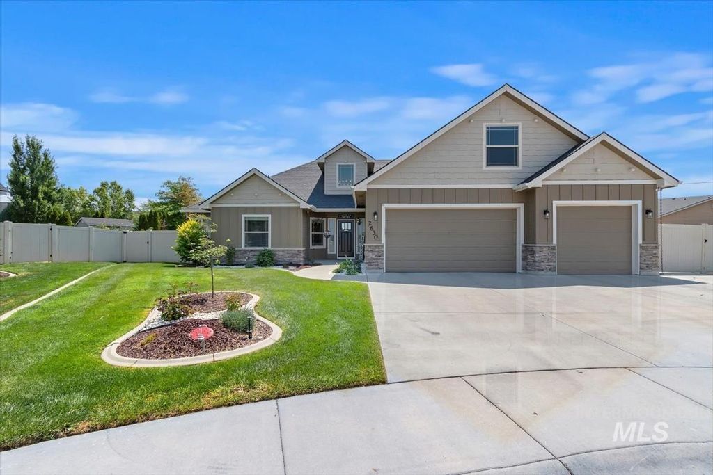 Photo of 2630 Dogwood Ave, Fruitland, ID 83619 (MLS # 98955509)