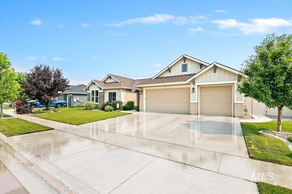 Photo of 6190 E Canyon Crossing Dr, Nampa, ID 83687 (MLS # 98995843)