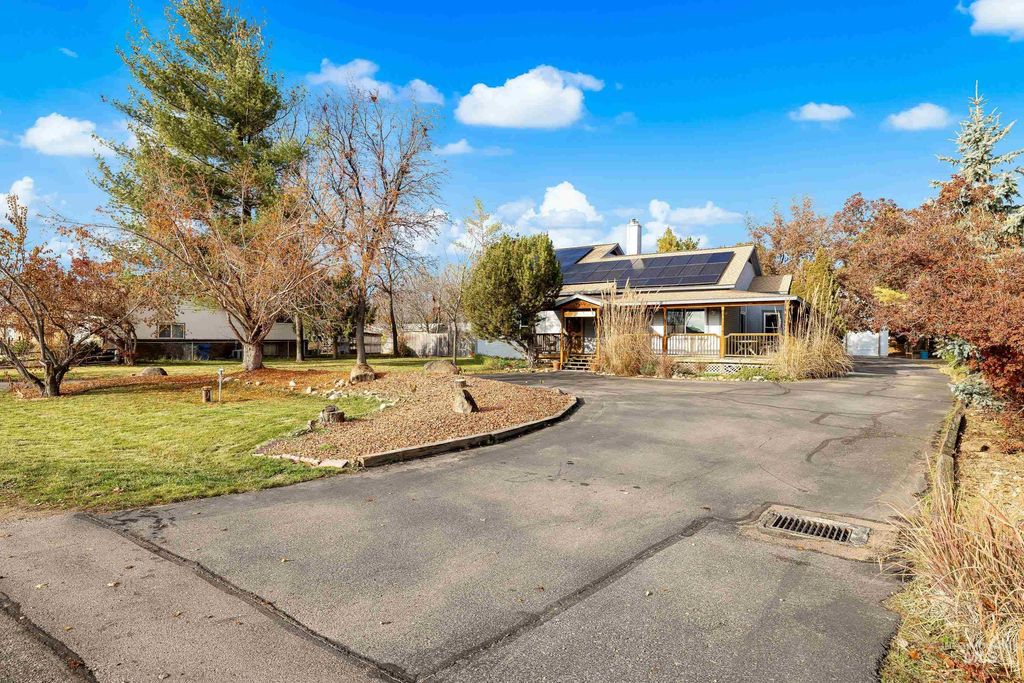 Photo of 10466 Arnold Rd, Boise, ID 83714 (MLS # 98968758)