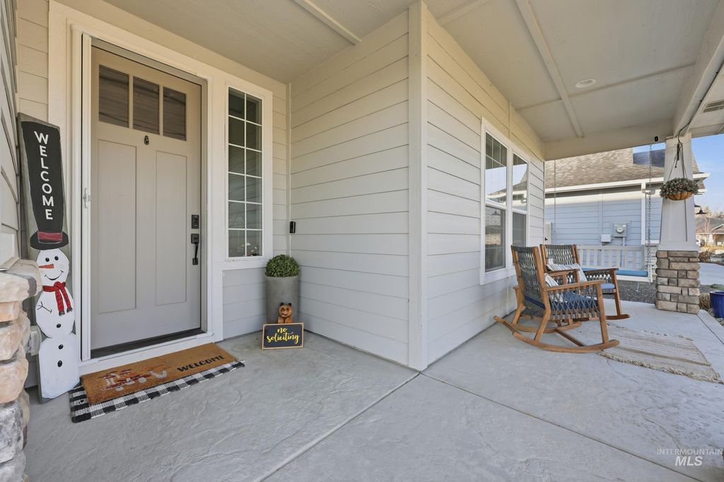 Photo of 8369 E Sunray Dr, Nampa, ID 83687 (MLS # 98971854)