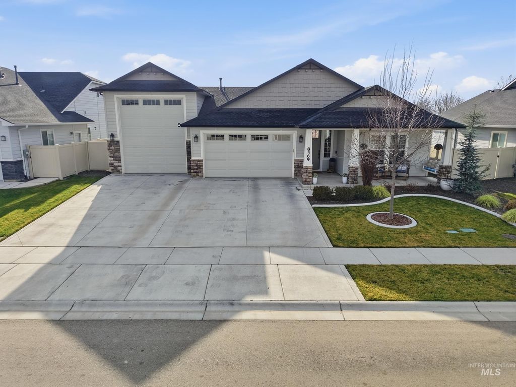 Photo of 8369 E Sunray Dr, Nampa, ID 83687 (MLS # 98971854)