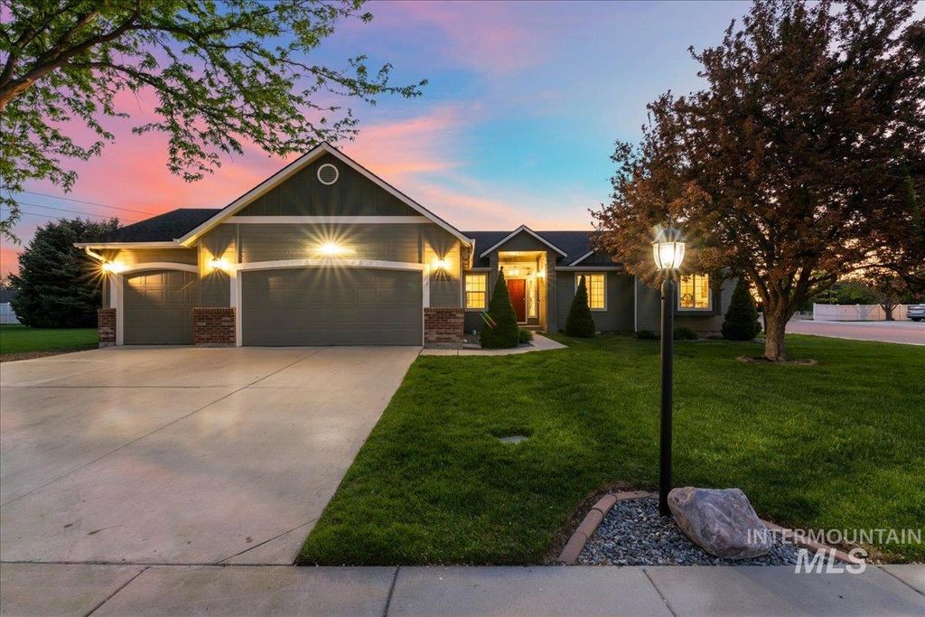Photo of 17203 N Midsummers Lane, Nampa, ID 83687 (MLS # 98985184)