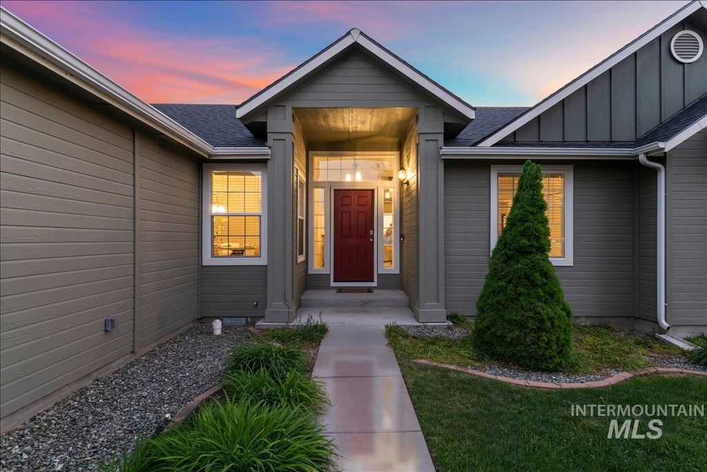 Photo of 17203 N Midsummers Lane, Nampa, ID 83687 (MLS # 98985184)