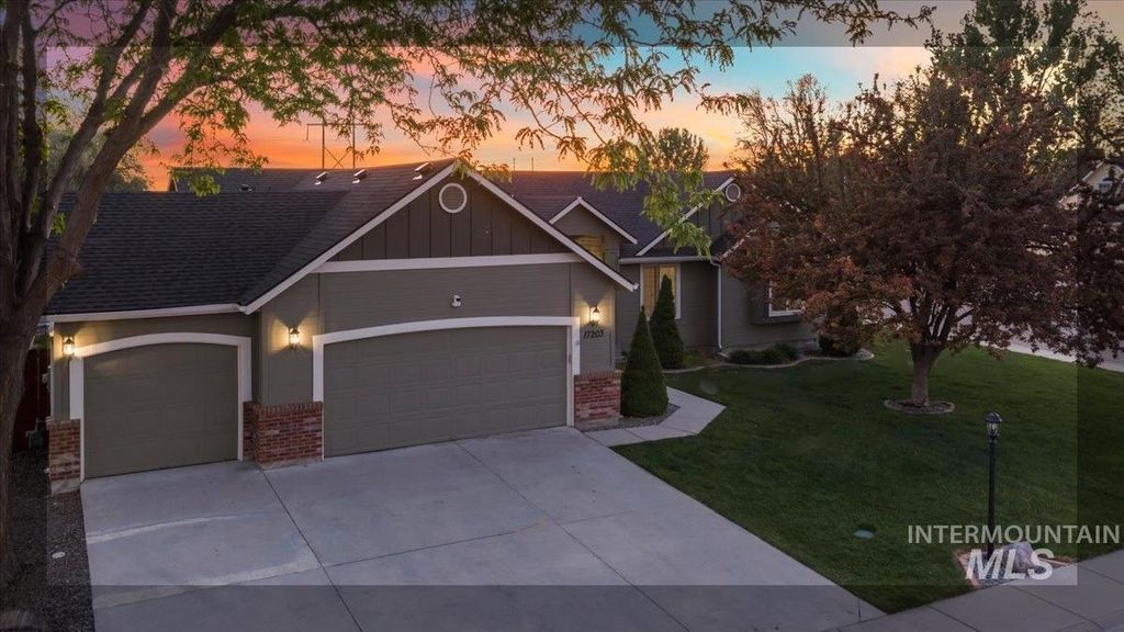 Photo of 17203 N Midsummers Lane, Nampa, ID 83687 (MLS # 98985184)