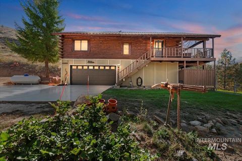 Photo of 359 Rimview Dr, Boise, ID 83716 (MLS # 98962282)