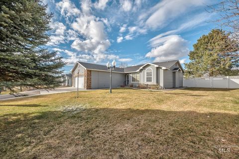Photo of 5710 Howard Ln, Nampa, ID 83687 (MLS # 98975755)