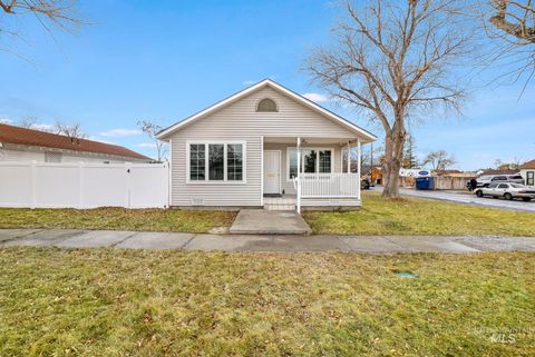 Photo of 429 11th Ave N, Buhl, ID 83316 (MLS # 98974656)