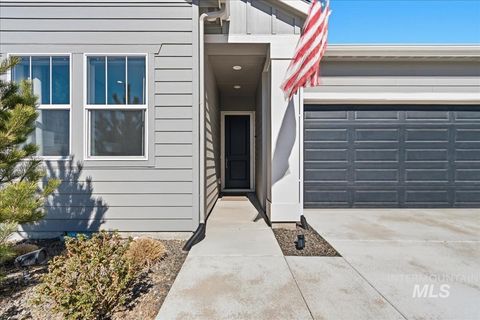 Photo of 8572 W Lilburn St, Star, ID 83669 (MLS # 98978259)