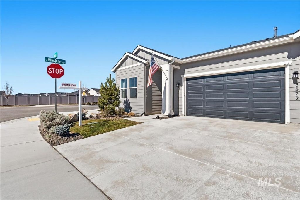Photo of 8572 W Lilburn St, Star, ID 83669 (MLS # 98978259)