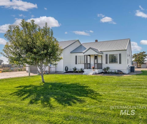 Photo of 4631 Rolland Rd, Ontario, OR 97914 (MLS # 99002867)