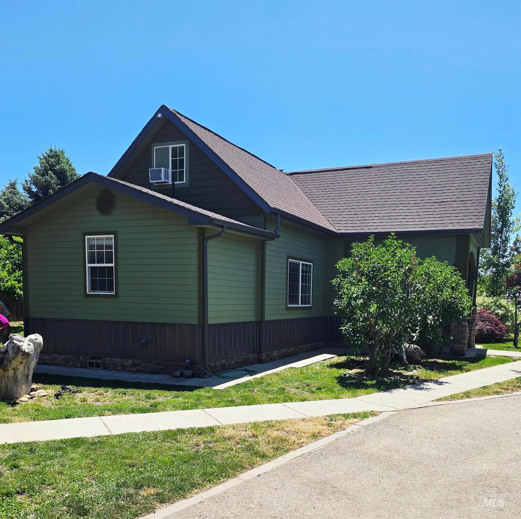 Photo of 1334 Cascade Rd, Emmett, ID 83617 (MLS # 98988576)
