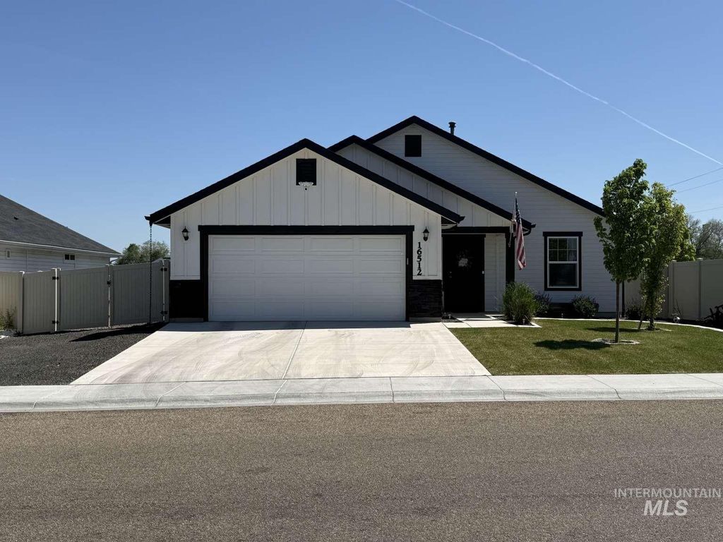 Photo of 16512 Breton Way, Caldwell, ID 83607 (MLS # 98986024)