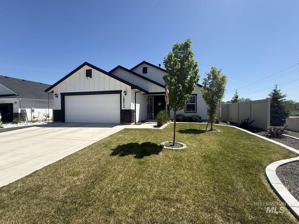 Photo of 16512 Breton Way, Caldwell, ID 83607 (MLS # 98986024)