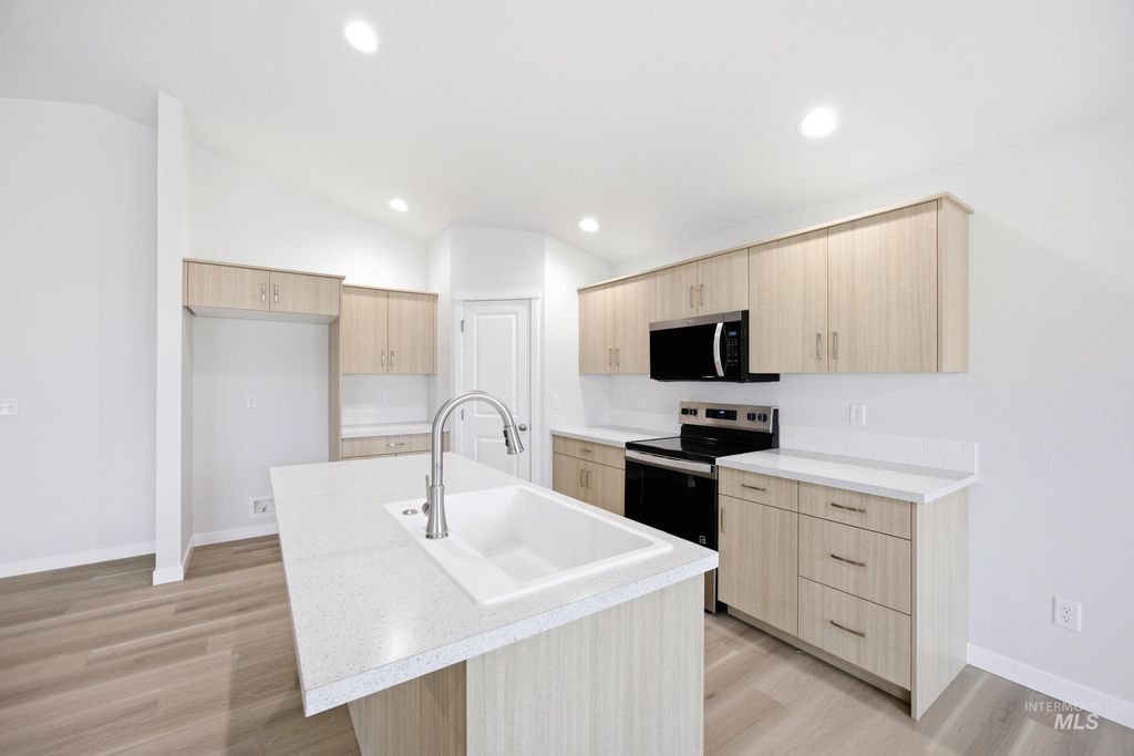 Photo of 4123 Austin St, Caldwell, ID 83605 (MLS # 98993735)