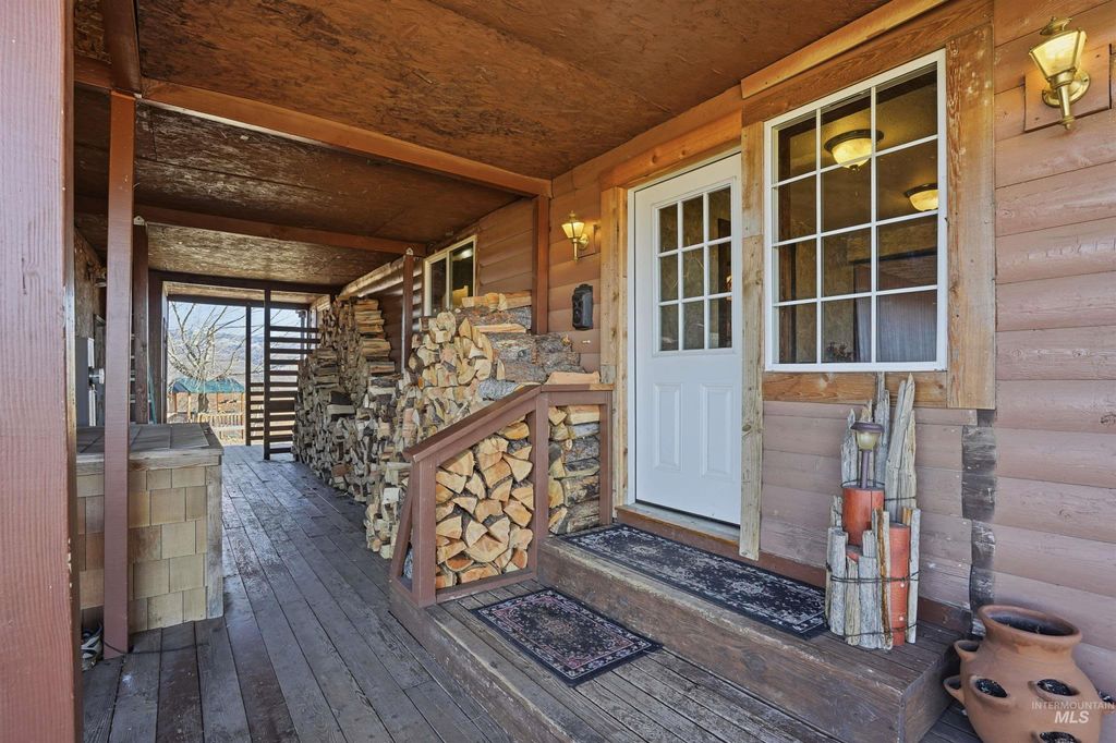 Photo of 1252 Mesa Rd, Mesa, ID 83643 (MLS # 98974456)