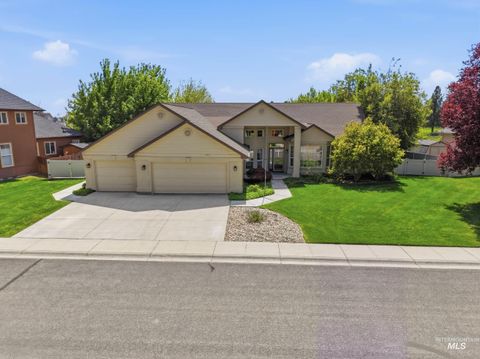 Photo of 2319 E Skokie Court, Eagle, ID 83616 (MLS # 98982559)