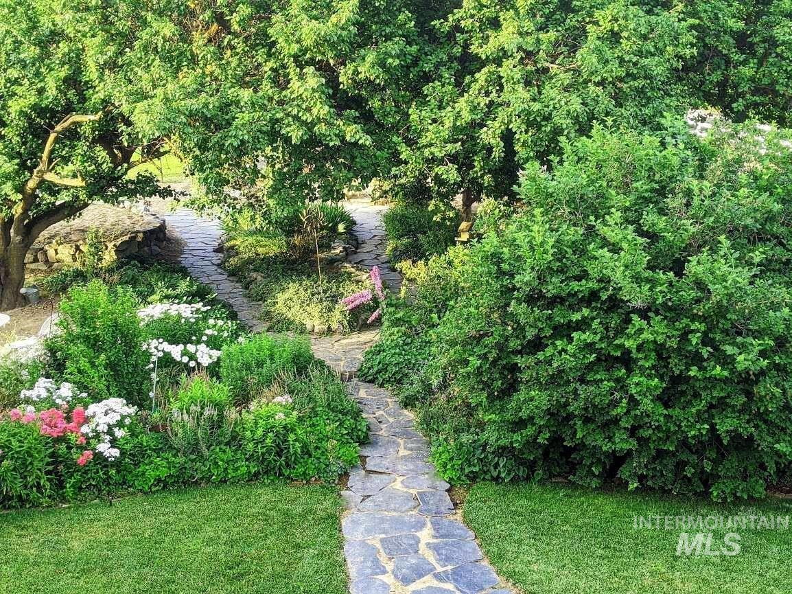 278 E Beacon Light Rd