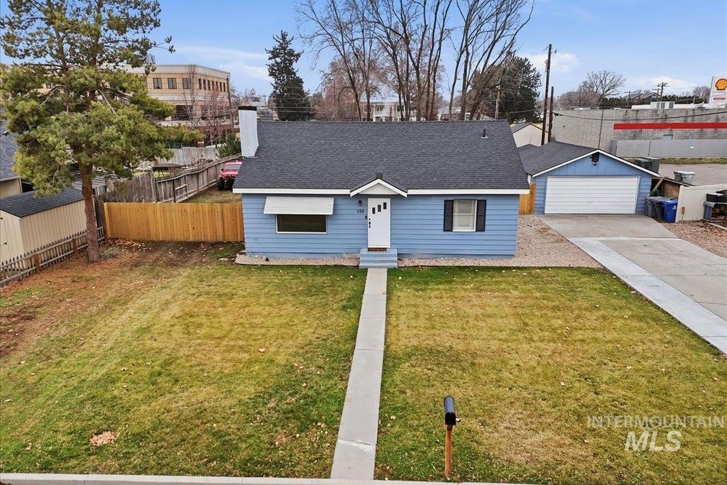 Photo of 120 Mead St, Caldwell, ID 83605 (MLS # 98972160)