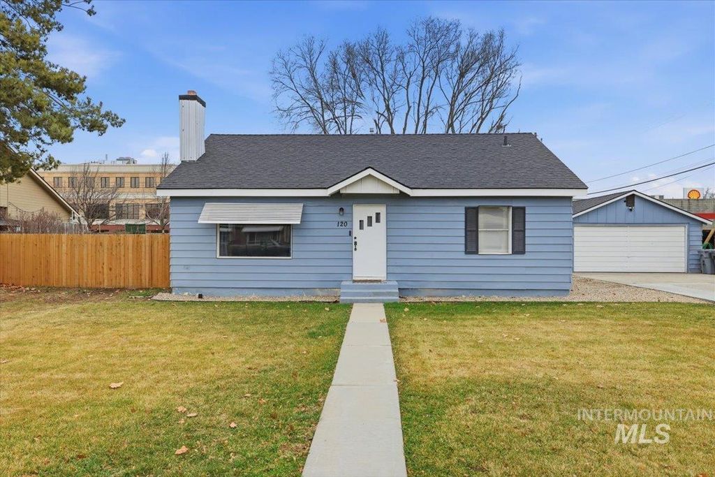 Photo of 120 Mead St, Caldwell, ID 83605 (MLS # 98972160)