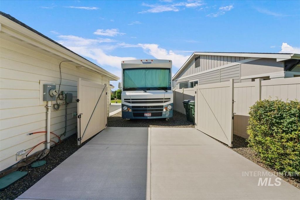 Photo of 1301 E Timber Trail Dr, Kuna, ID 83634 (MLS # 98991142)