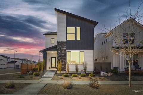 Photo of 7061 W Sugarwood St, Boise, ID 83709 (MLS # 98981126)