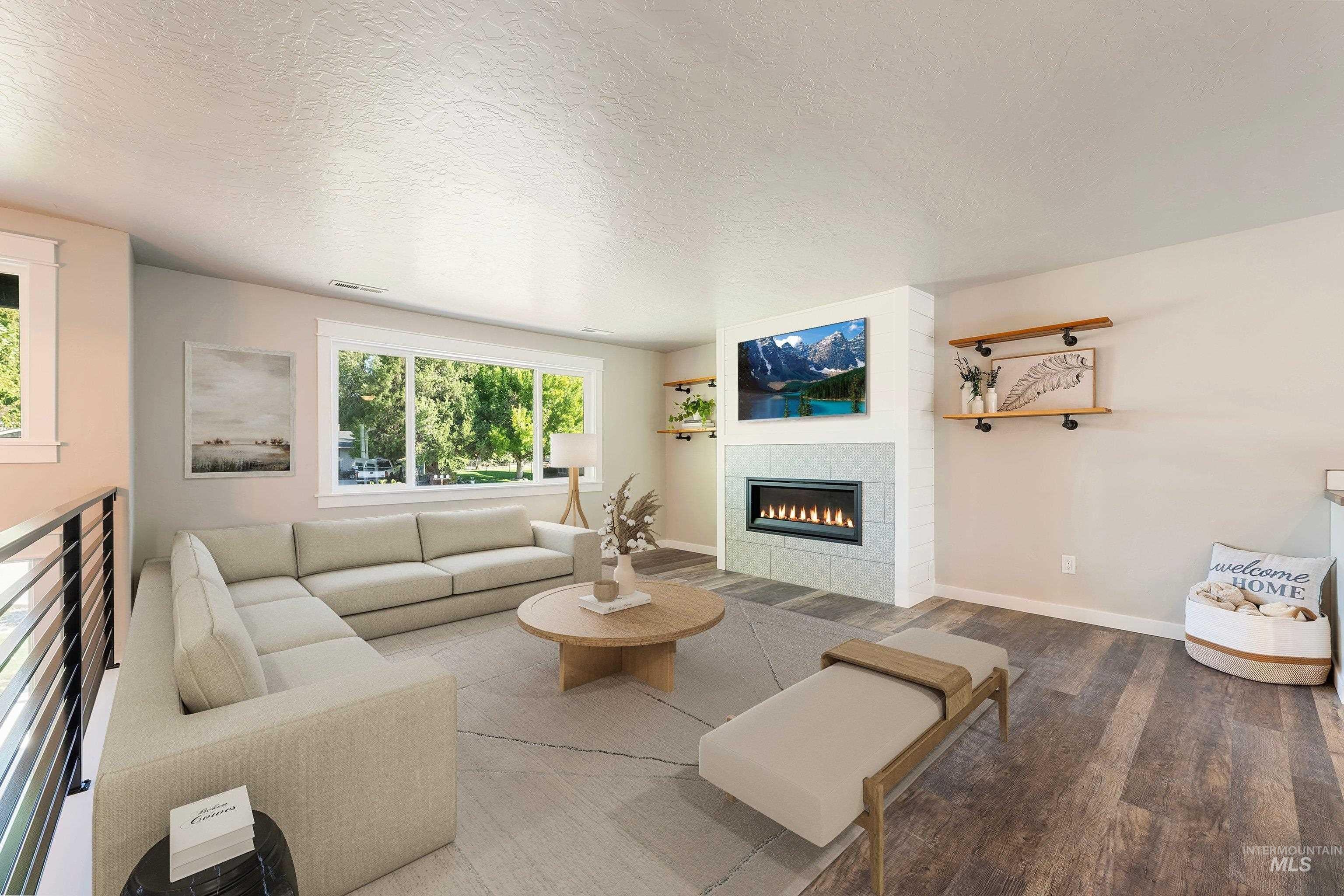 2204 Cari Circle