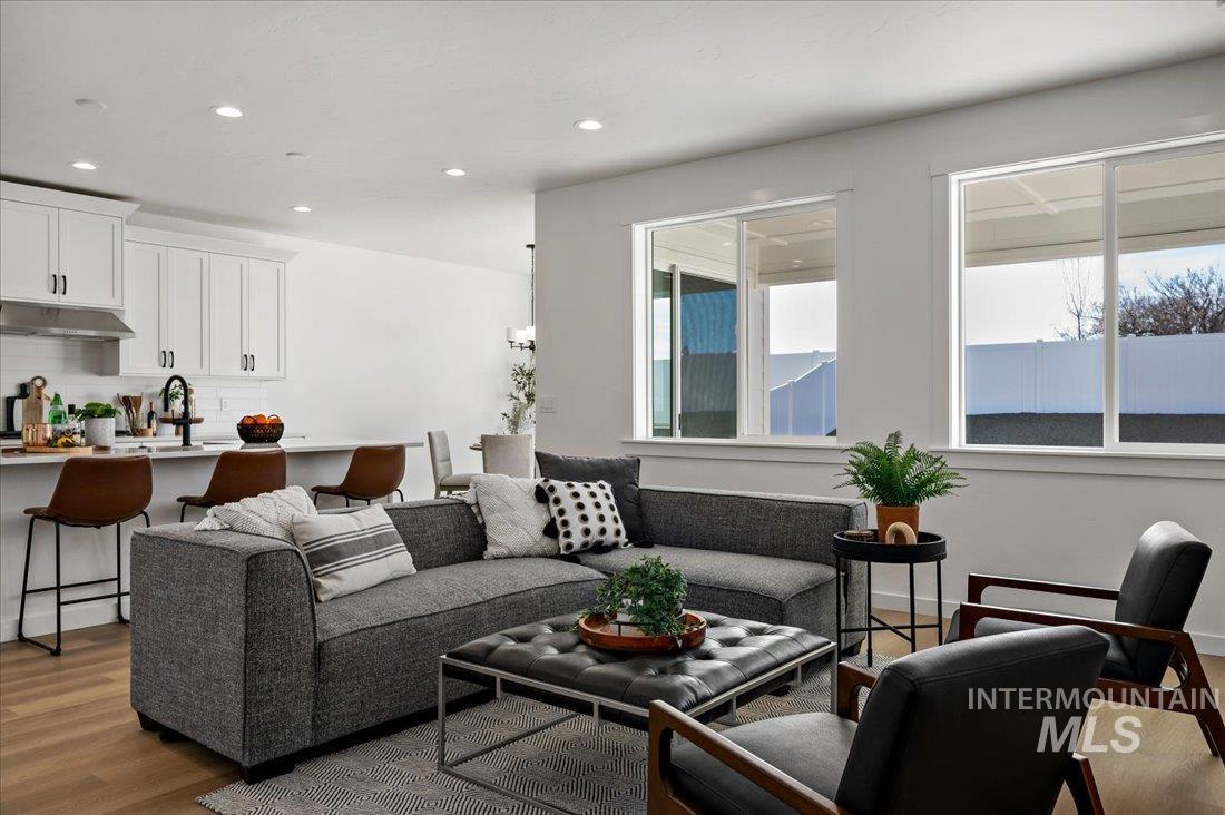 1330 W Swift Fox St