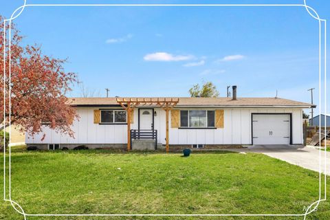 Photo of 201 E 27th St, Burley, ID 83318 (MLS # 98973117)
