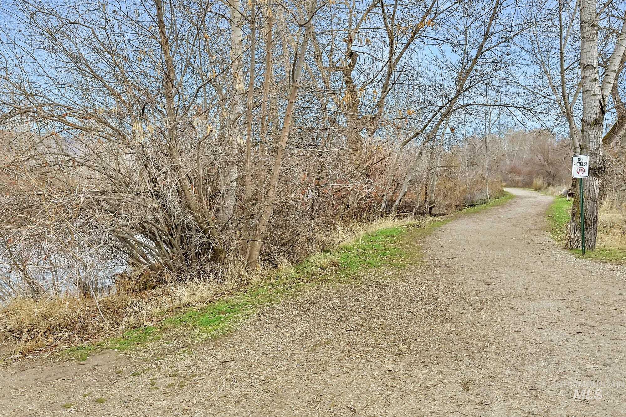 View of an unpaved section of the Boise River Greenbelt, accessible near Bown Crossing.