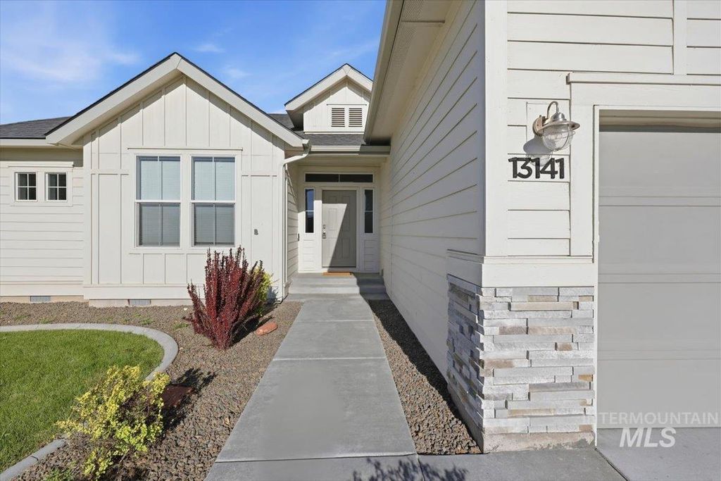 Photo of 13141 S Coquille River Ave, Nampa, ID 83651 (MLS # 98989239)