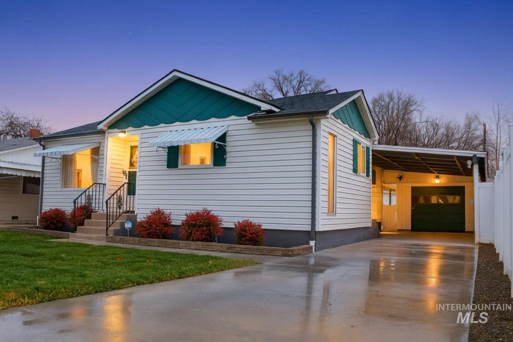 Photo of 720 S Diamond St, Nampa, ID 83686 (MLS # 98969009)