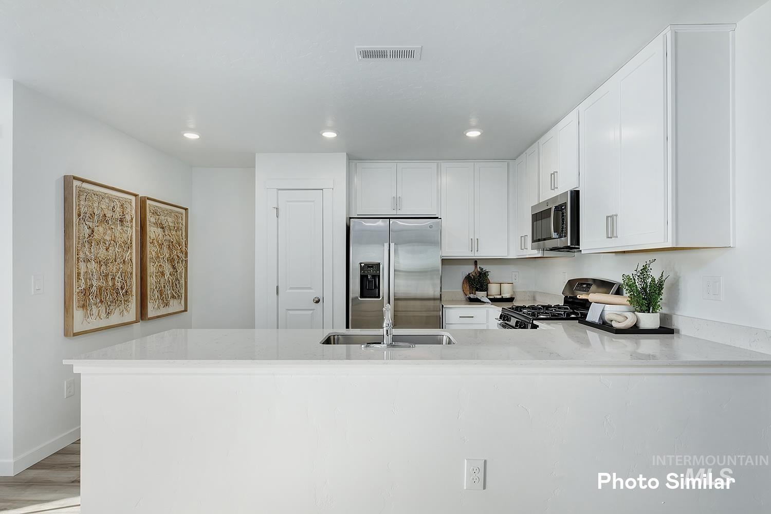 2723 W Pollinator Dr