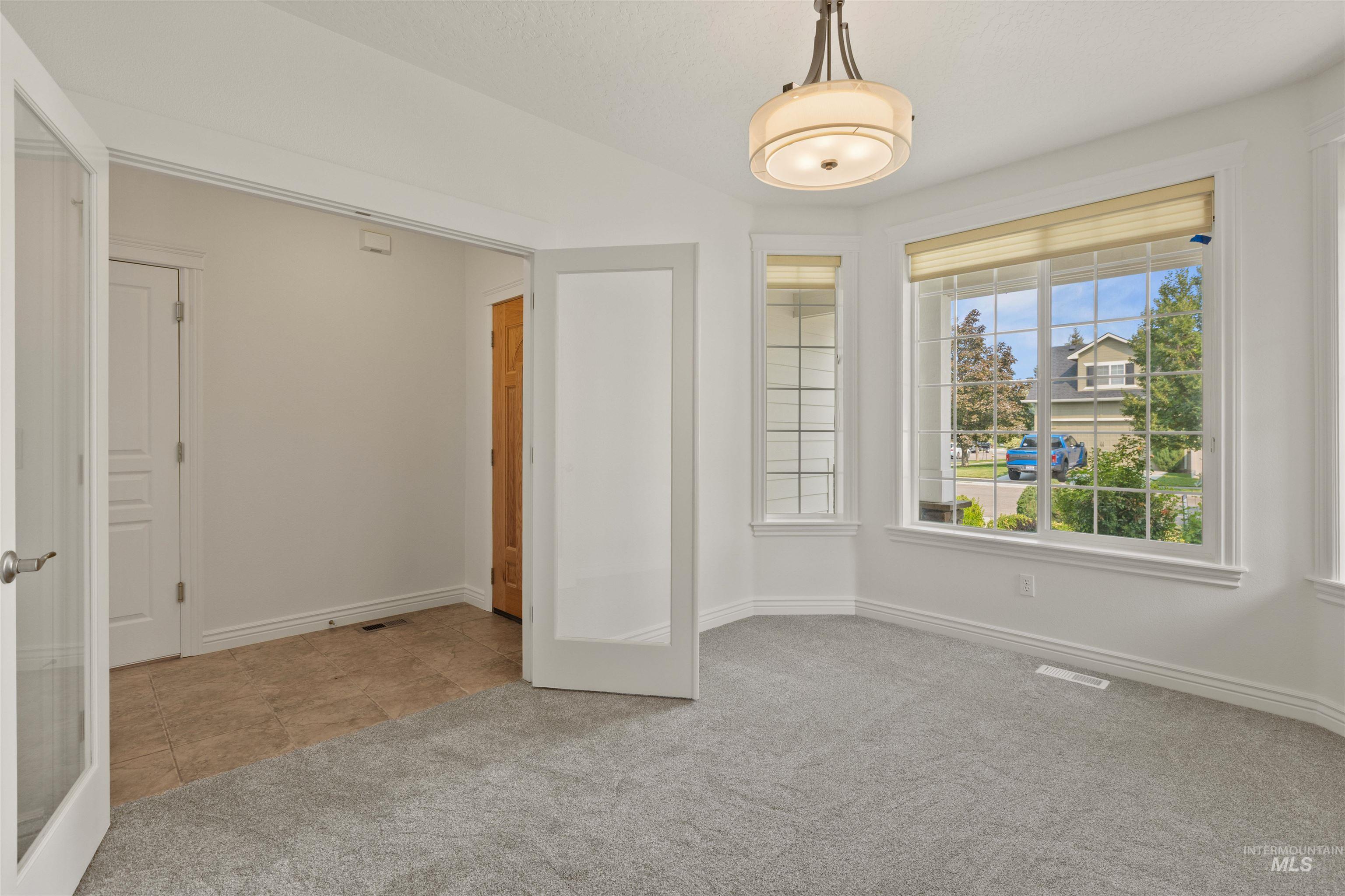 940 W Heather Woods Dr