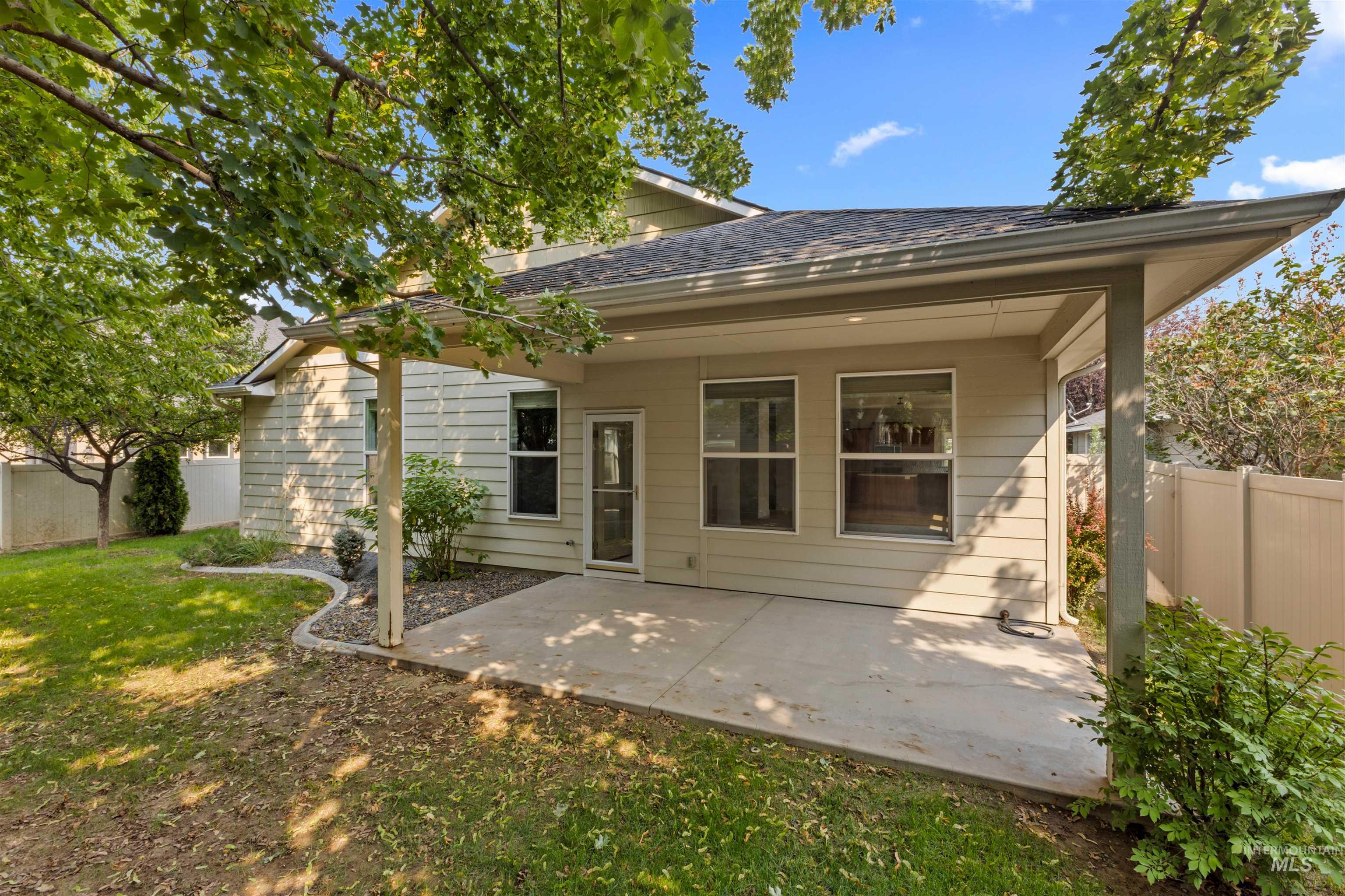 940 W Heather Woods Dr