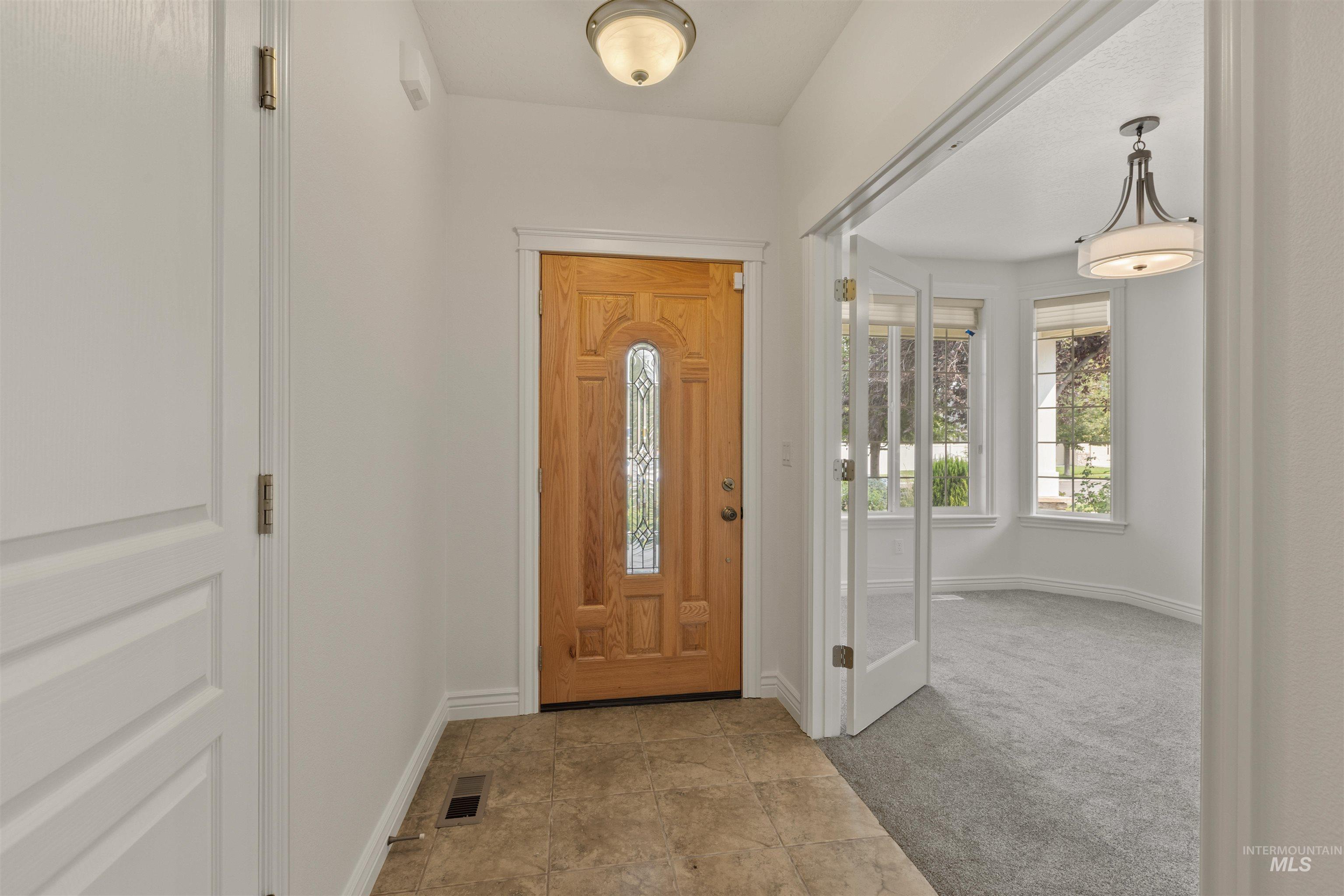 940 W Heather Woods Dr