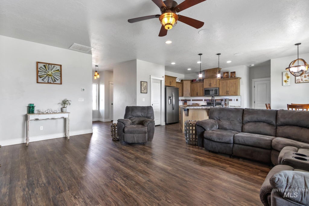 Photo of 4915 W Deer Flat Rd, Kuna, ID 83634 (MLS # 99000918)