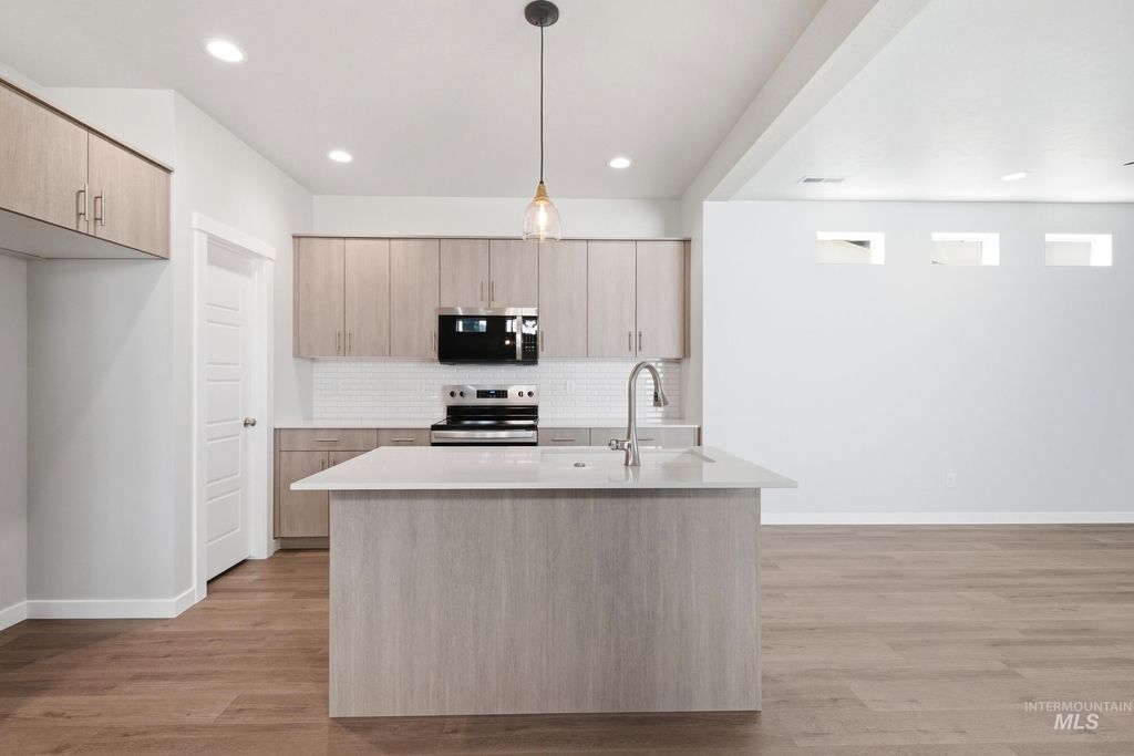 Photo of 4302 N Camp Creek Ave, Meridian, ID 83646 (MLS # 98983681)