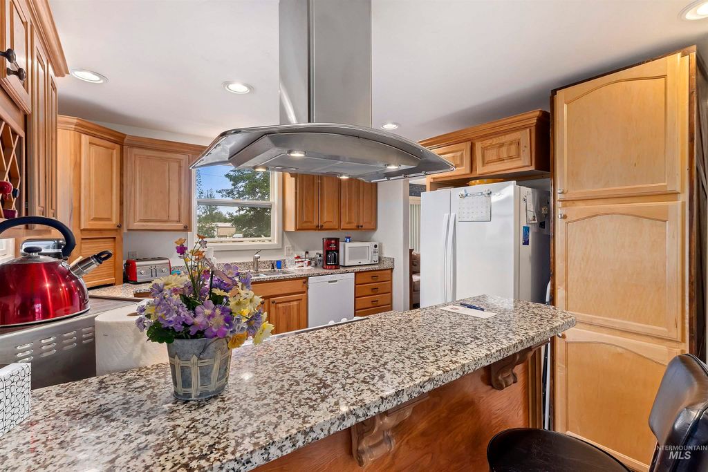 Photo of 320 E Cassia St, Richfield, ID 83349 (MLS # 98975108)