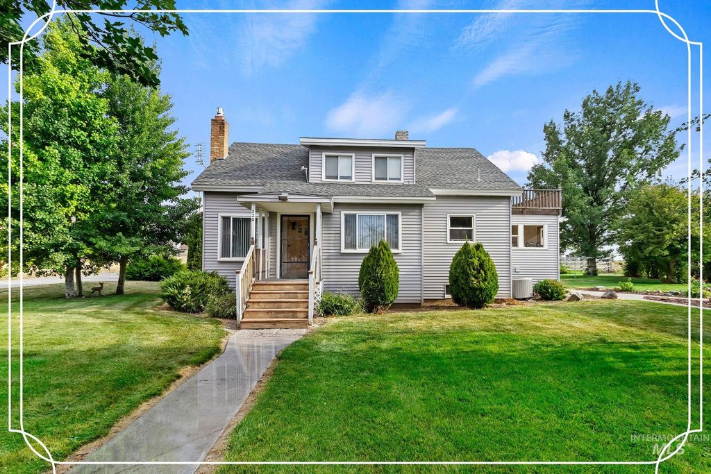 Photo of 320 E Cassia St, Richfield, ID 83349 (MLS # 98975108)