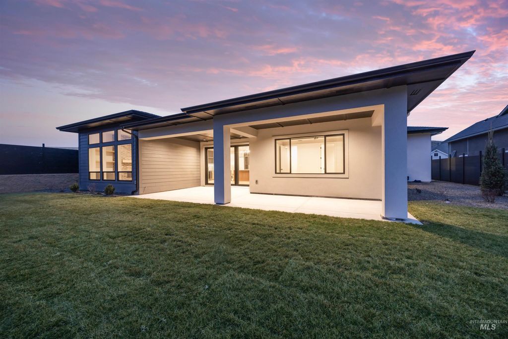 Photo of 7237 N Firhill Pl, Eagle, ID 83616 (MLS # 98977178)