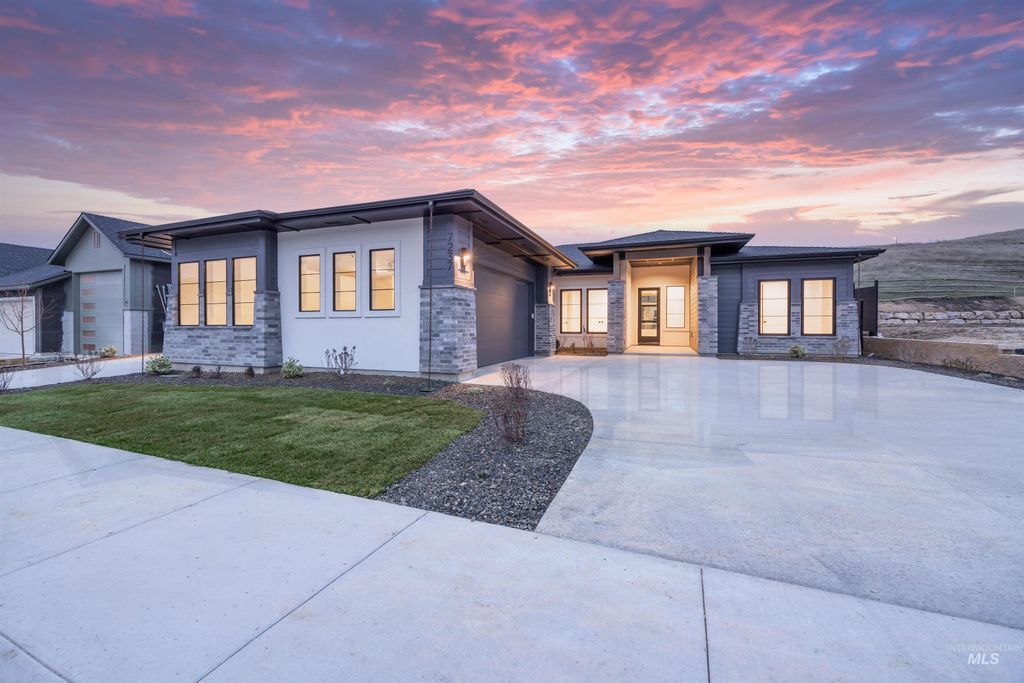 Photo of 7237 N Firhill Pl, Eagle, ID 83616 (MLS # 98977178)