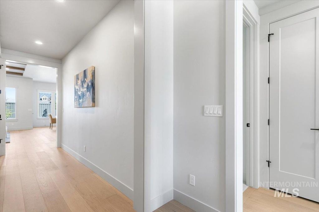 Photo of 1010 E Crescendo St, Meridian, ID 83642 (MLS # 98981727)