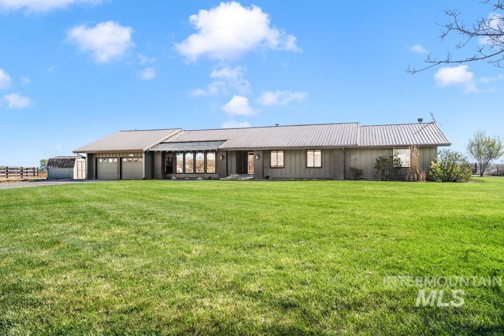 Photo of 4620 Quail Lane, Ontario, OR 97914 (MLS # 98980899)